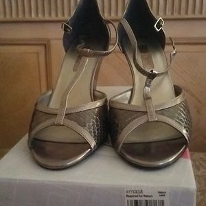 Wedge 3in.heeled shoes